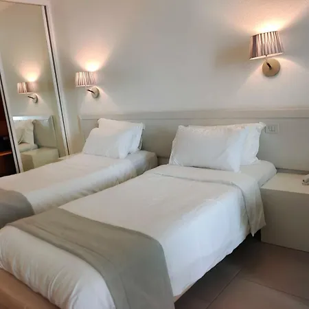 Apartamento Bh Cura Marina 2 *